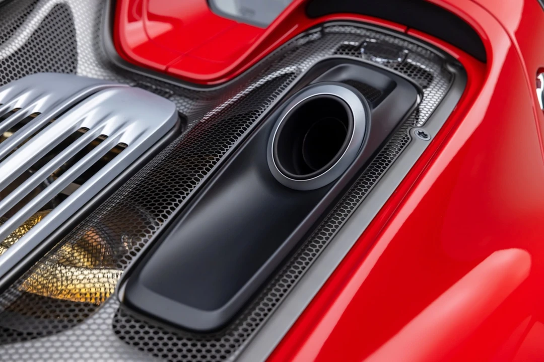 2015 Porsche 918 Spyder - Image 31 of 31