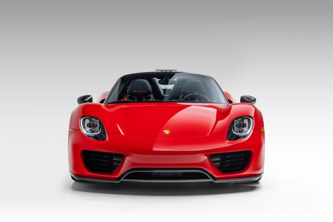 2015 Porsche 918 Spyder - Image 2 of 31