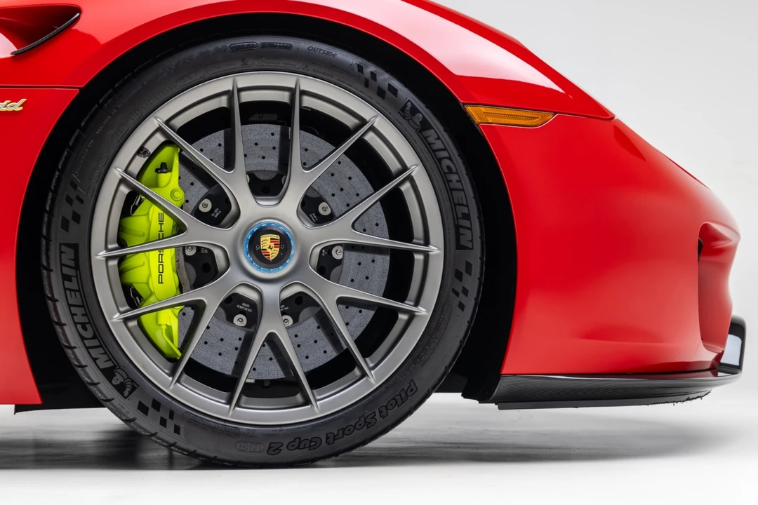 2015 Porsche 918 Spyder - Image 24 of 31
