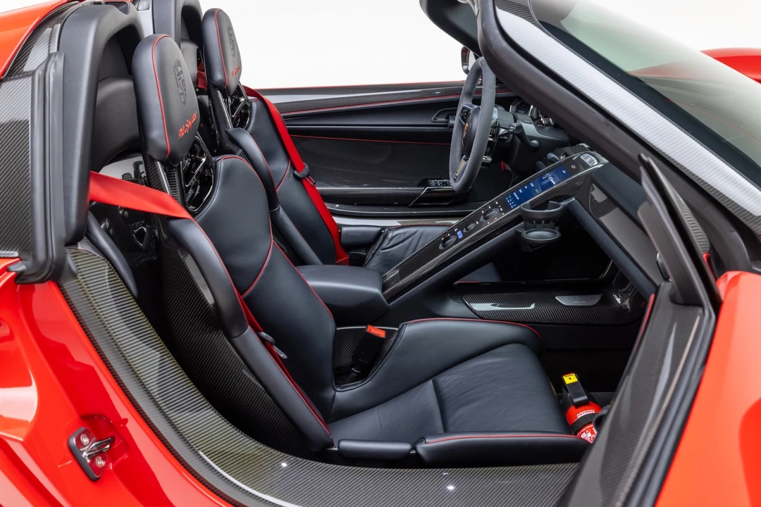 2015 Porsche 918 Spyder - Image 19 of 31