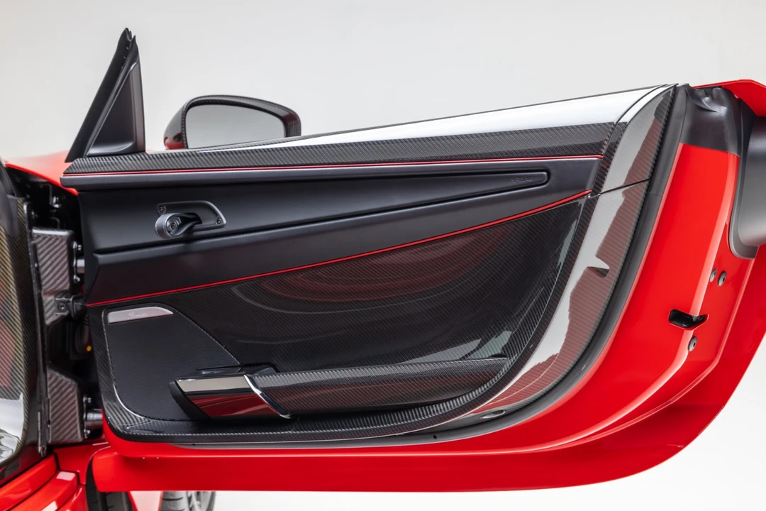 2015 Porsche 918 Spyder - Image 22 of 31