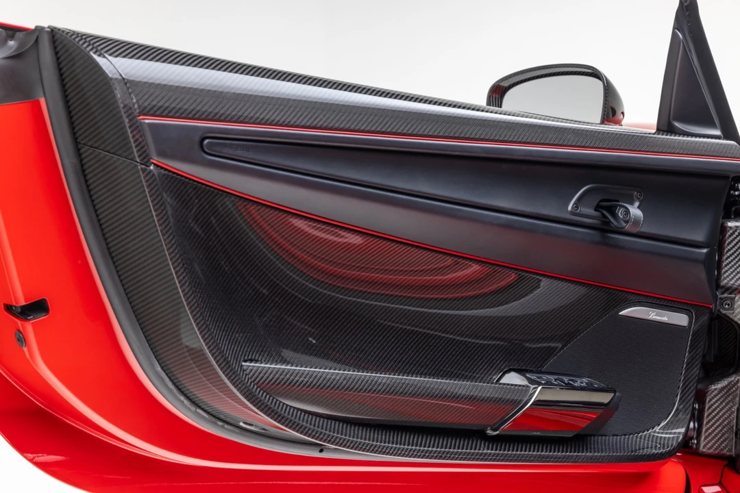2015 Porsche 918 Spyder - Image 12 of 31