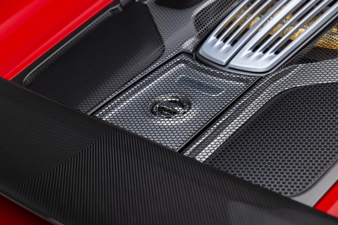 2015 Porsche 918 Spyder - Image 29 of 31