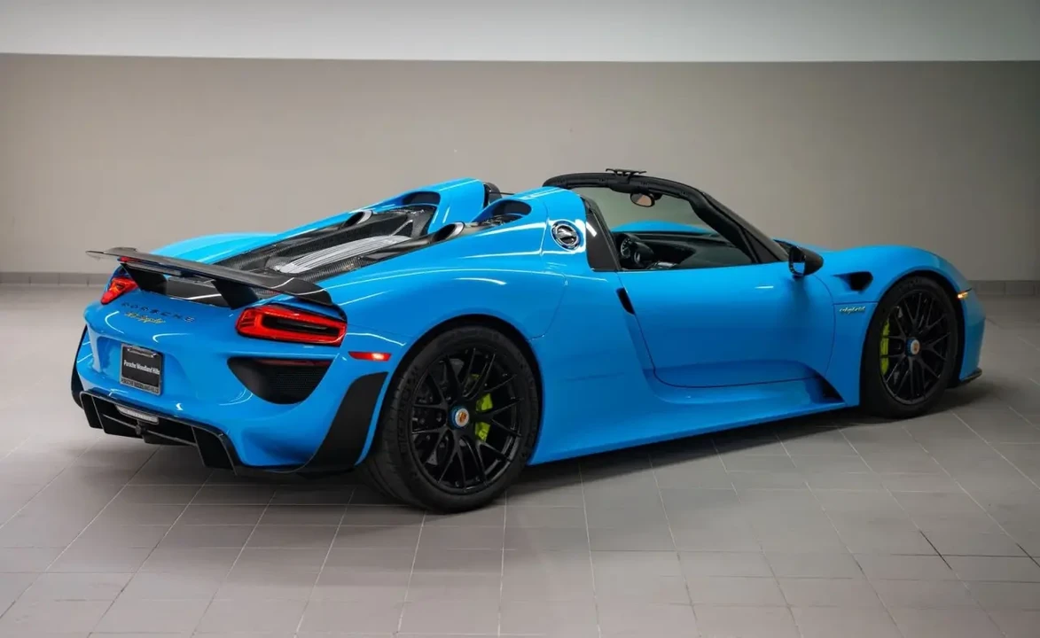 2015 Porsche 918 Spyder - Image 2 of 5