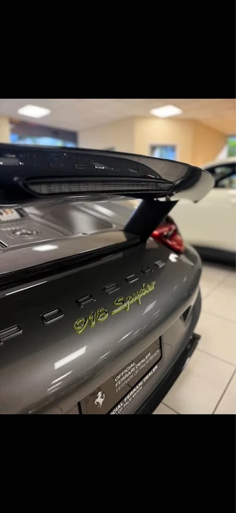 2015 Porsche 918 Spyder - Image 8 of 9