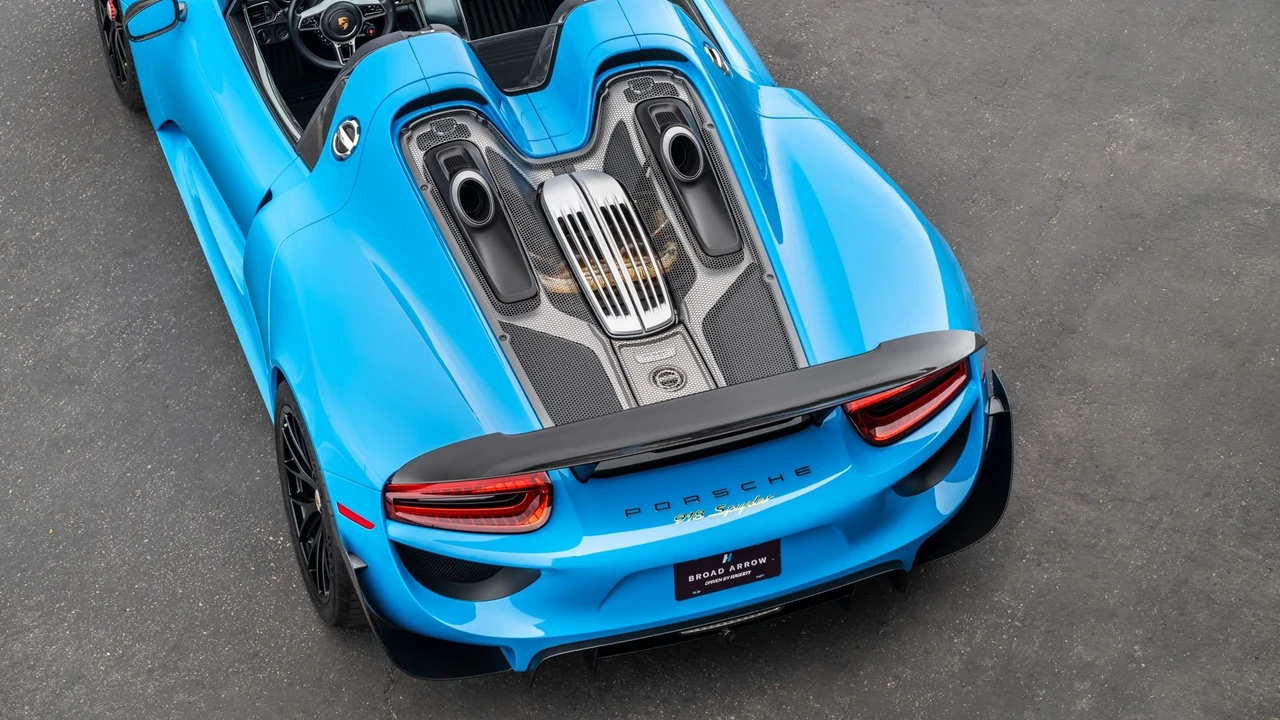2015 Porsche 918 Spyder - Image 31 of 31