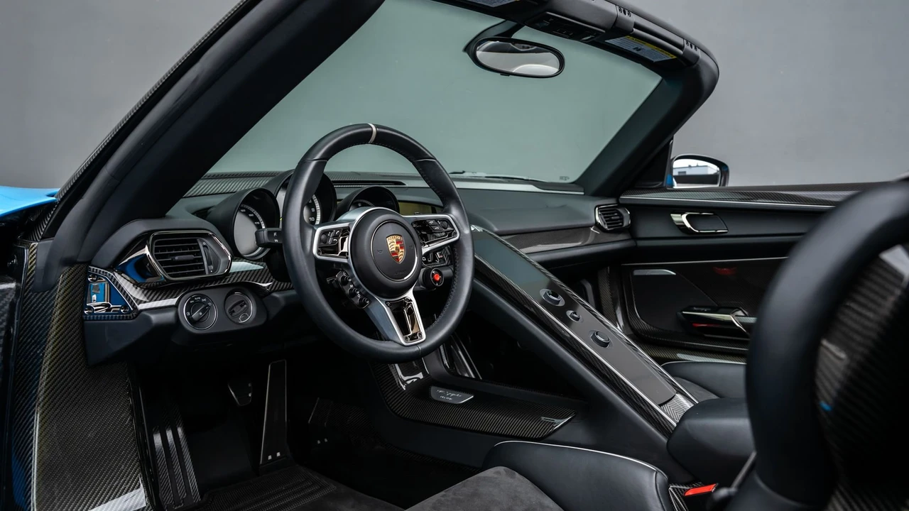 2015 Porsche 918 Spyder - Image 6 of 31