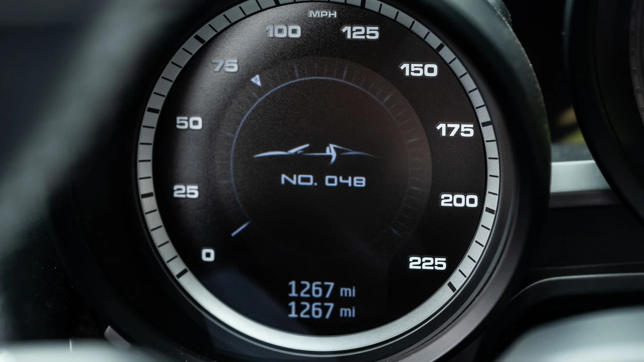 2015 Porsche 918 Spyder - Image 7 of 31