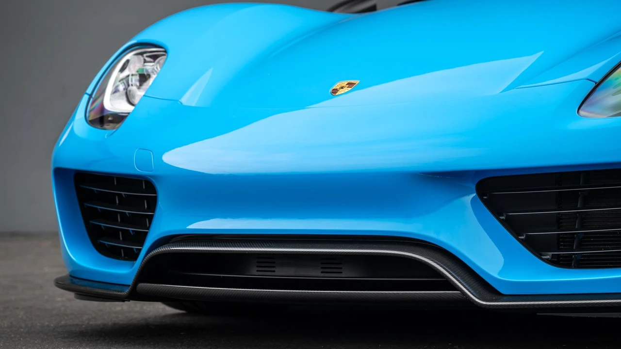 2015 Porsche 918 Spyder - Image 20 of 31