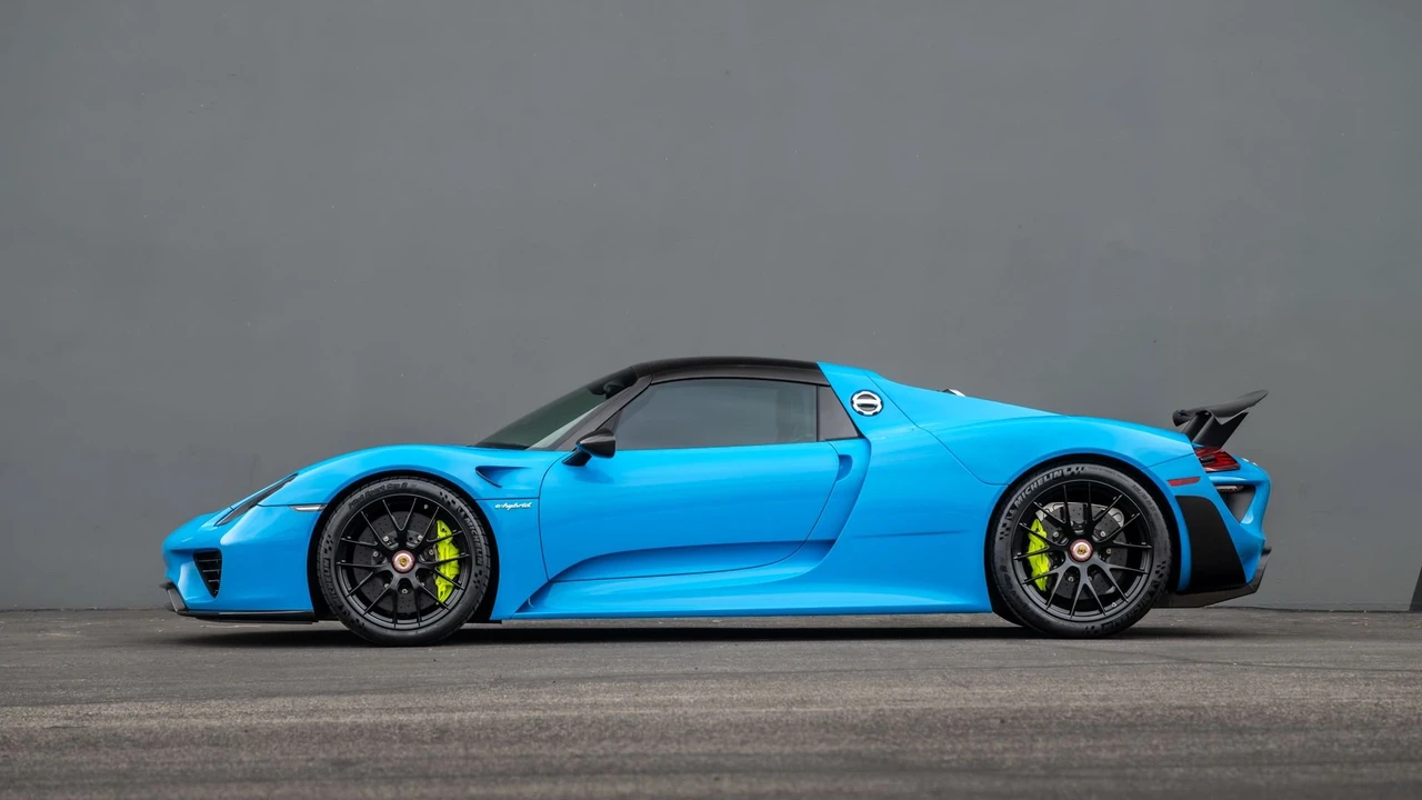 2015 Porsche 918 Spyder - Image 3 of 31