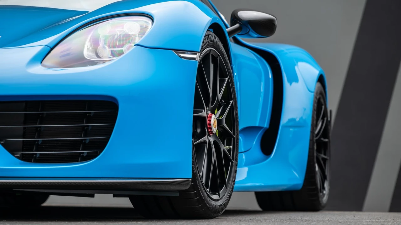 2015 Porsche 918 Spyder - Image 29 of 31