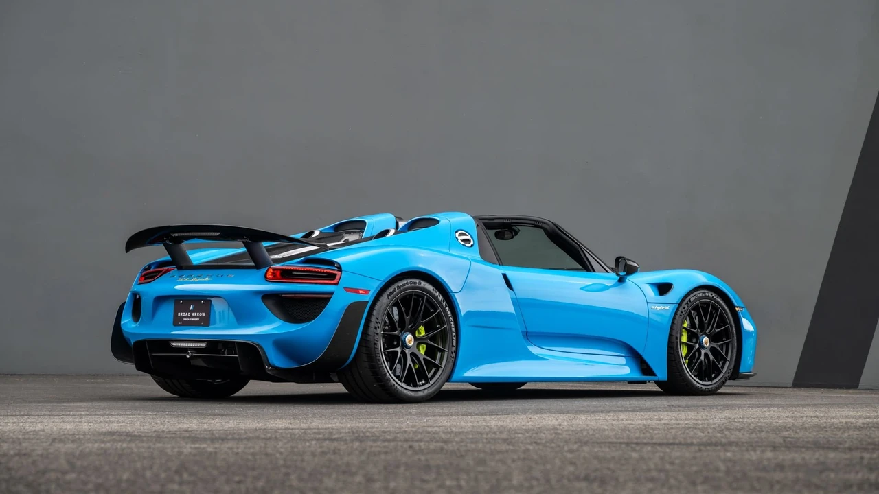 2015 Porsche 918 Spyder - Image 5 of 31