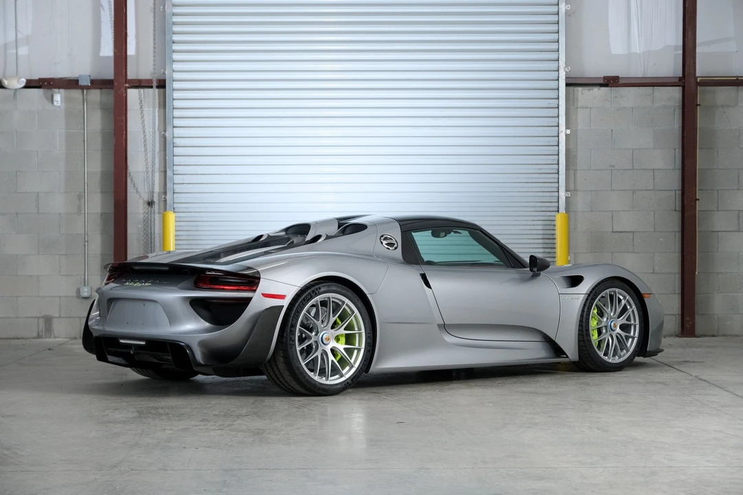 2015 Porsche 918 Spyder - Image 14 of 24