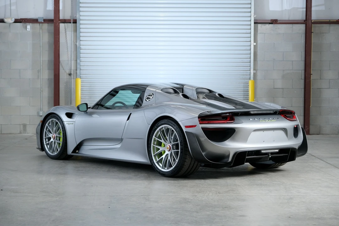 2015 Porsche 918 Spyder - Image 11 of 24
