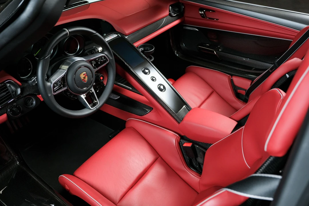 2015 Porsche 918 Spyder - Image 23 of 24