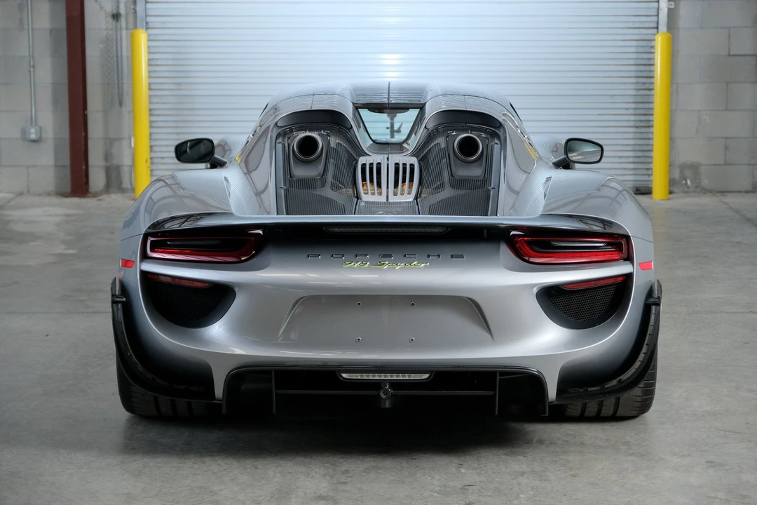 2015 Porsche 918 Spyder - Image 9 of 24