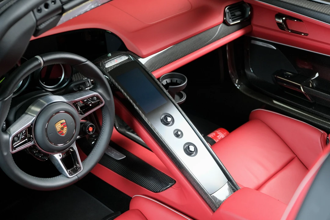 2015 Porsche 918 Spyder - Image 22 of 24