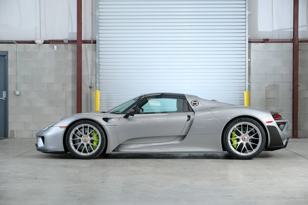 2015 Porsche 918 Spyder - Image 10 of 24