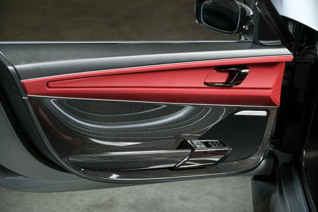 2015 Porsche 918 Spyder - Image 4 of 24