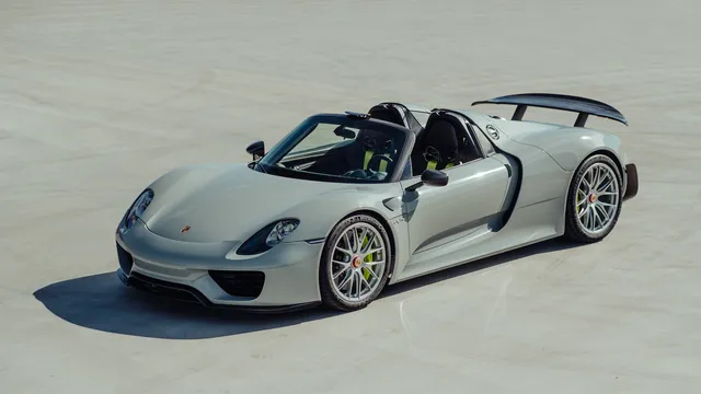 2015 Porsche 918 Spyder Weissach Package