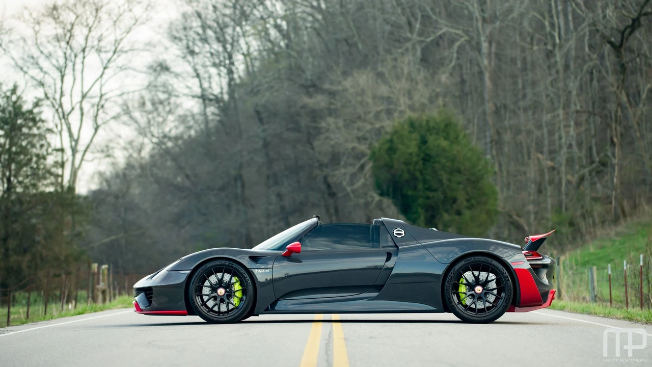 2015 Porsche 918 Spyder - Image 5 of 31