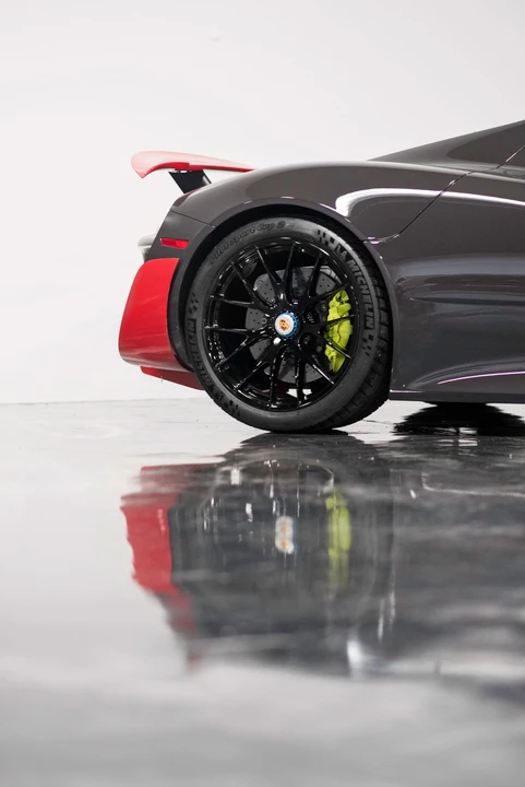 2015 Porsche 918 Spyder - Image 3 of 31