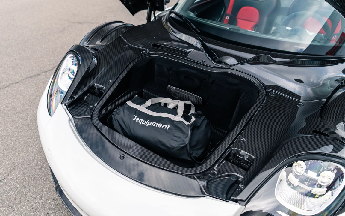 2015 Porsche 918 Spyder - Image 29 of 31