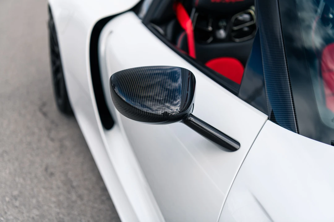2015 Porsche 918 Spyder - Image 14 of 31