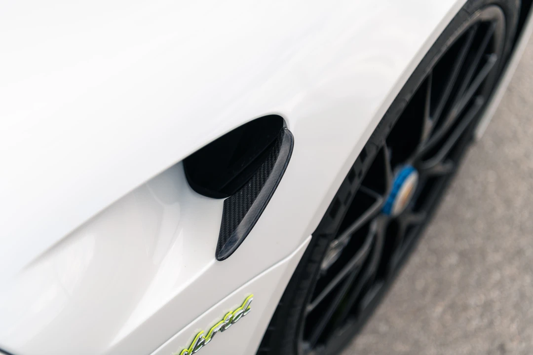 2015 Porsche 918 Spyder - Image 23 of 31