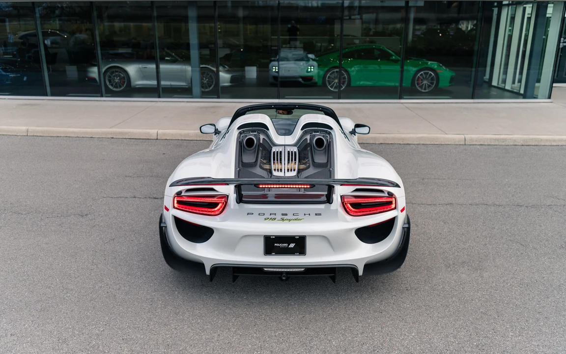 2015 Porsche 918 Spyder - Image 4 of 31