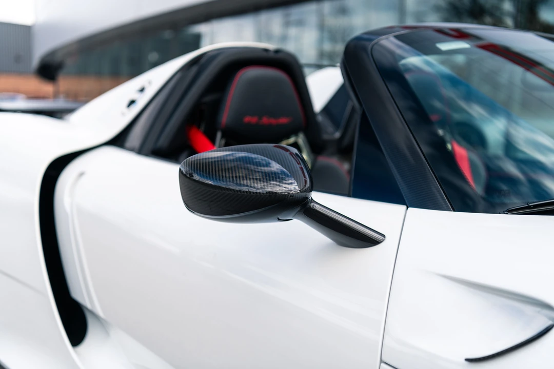 2015 Porsche 918 Spyder - Image 13 of 31