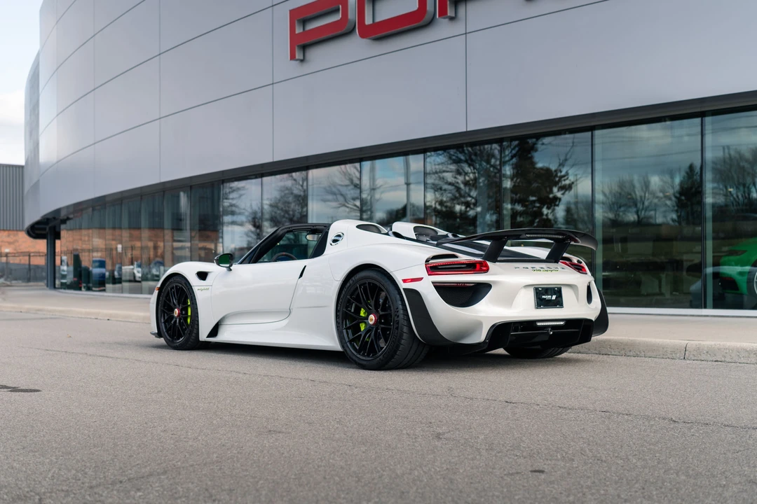 2015 Porsche 918 Spyder - Image 3 of 31