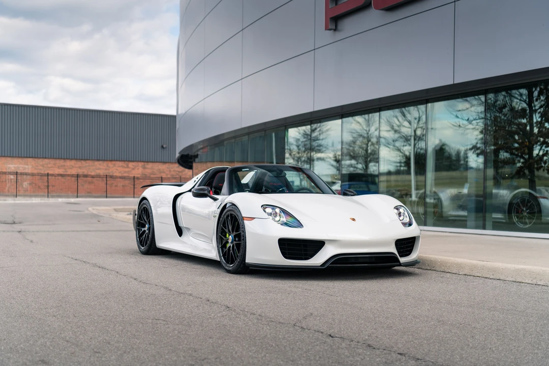 2015 Porsche 918 Spyder - Image 20 of 31