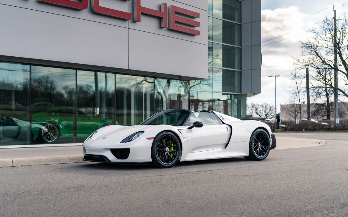 2015 Porsche 918 Spyder - Image 2 of 31