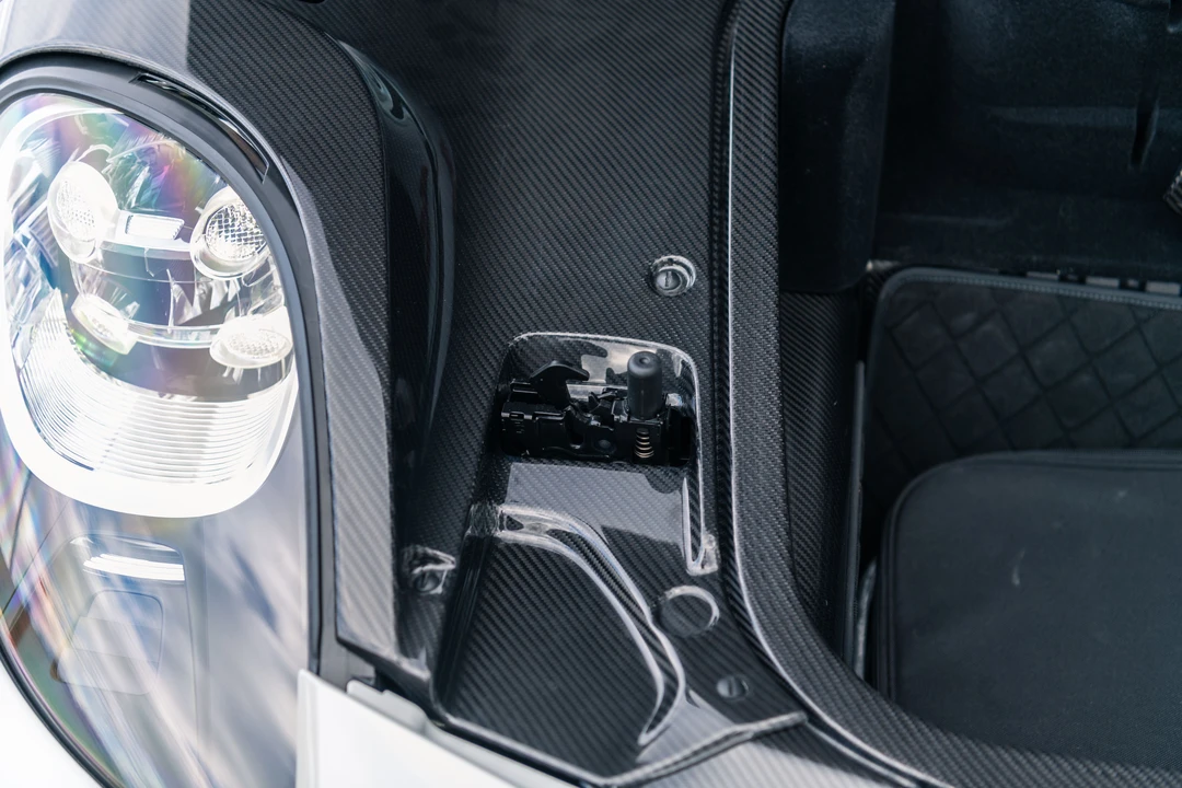 2015 Porsche 918 Spyder - Image 31 of 31