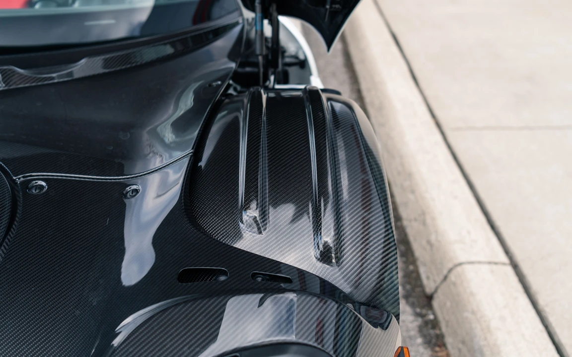 2015 Porsche 918 Spyder - Image 28 of 31