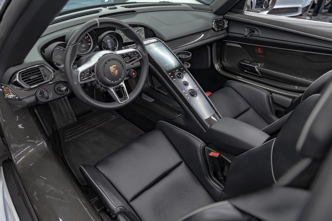 2015 Porsche 918 Spyder - Image 7 of 31