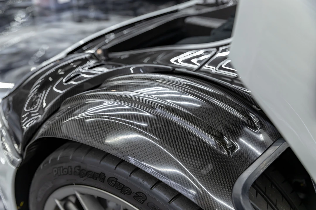 2015 Porsche 918 Spyder - Image 11 of 31