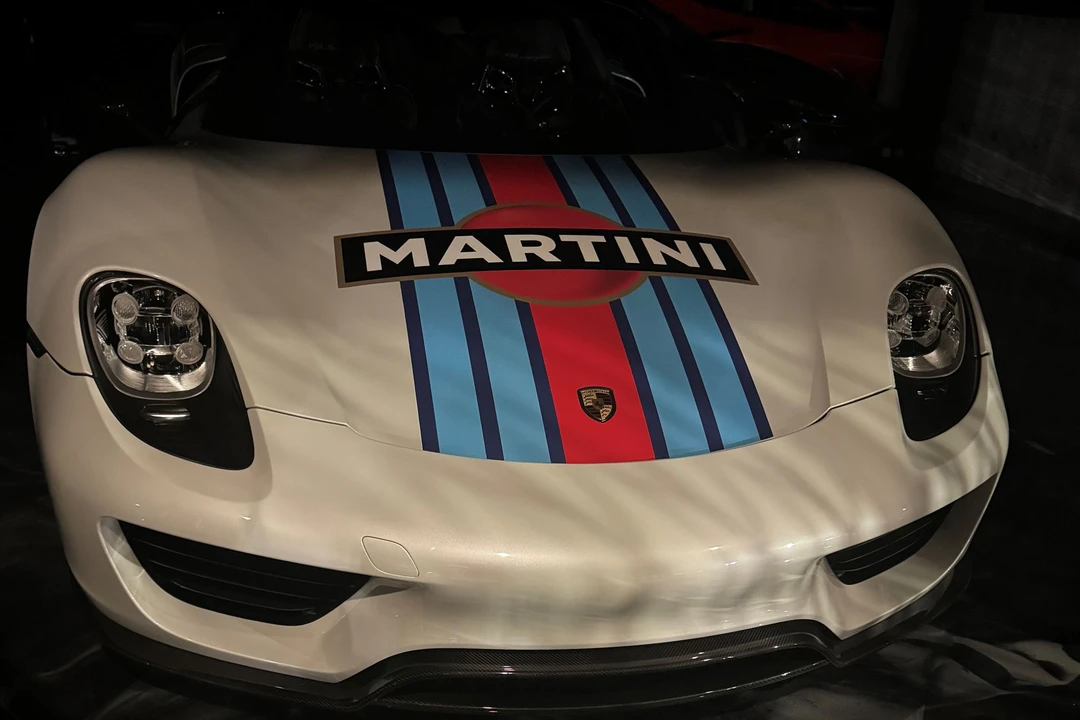 2015 Porsche 918 Spyder - Image 2 of 31