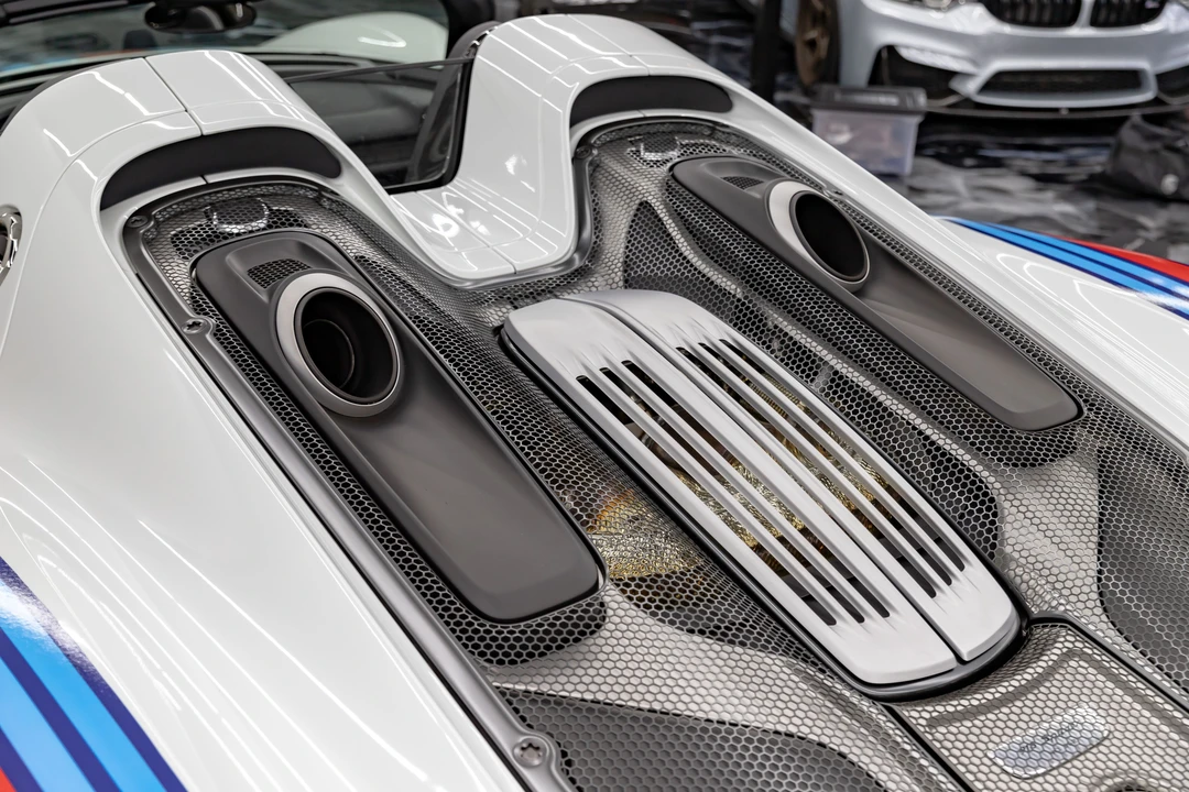 2015 Porsche 918 Spyder - Image 29 of 31