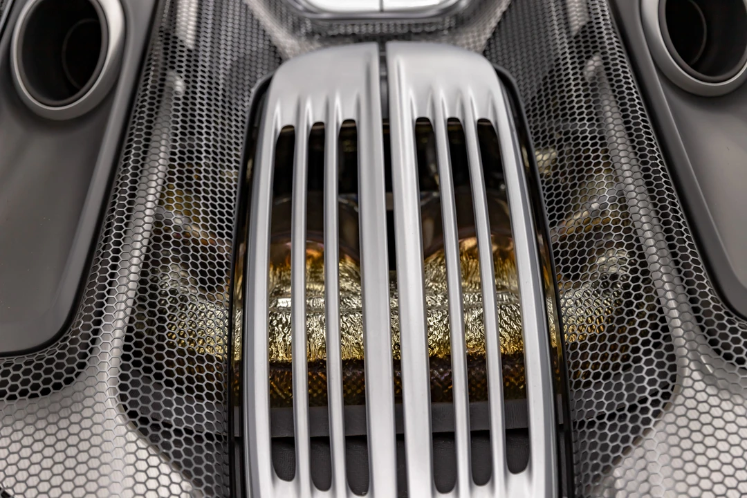 2015 Porsche 918 Spyder - Image 20 of 31