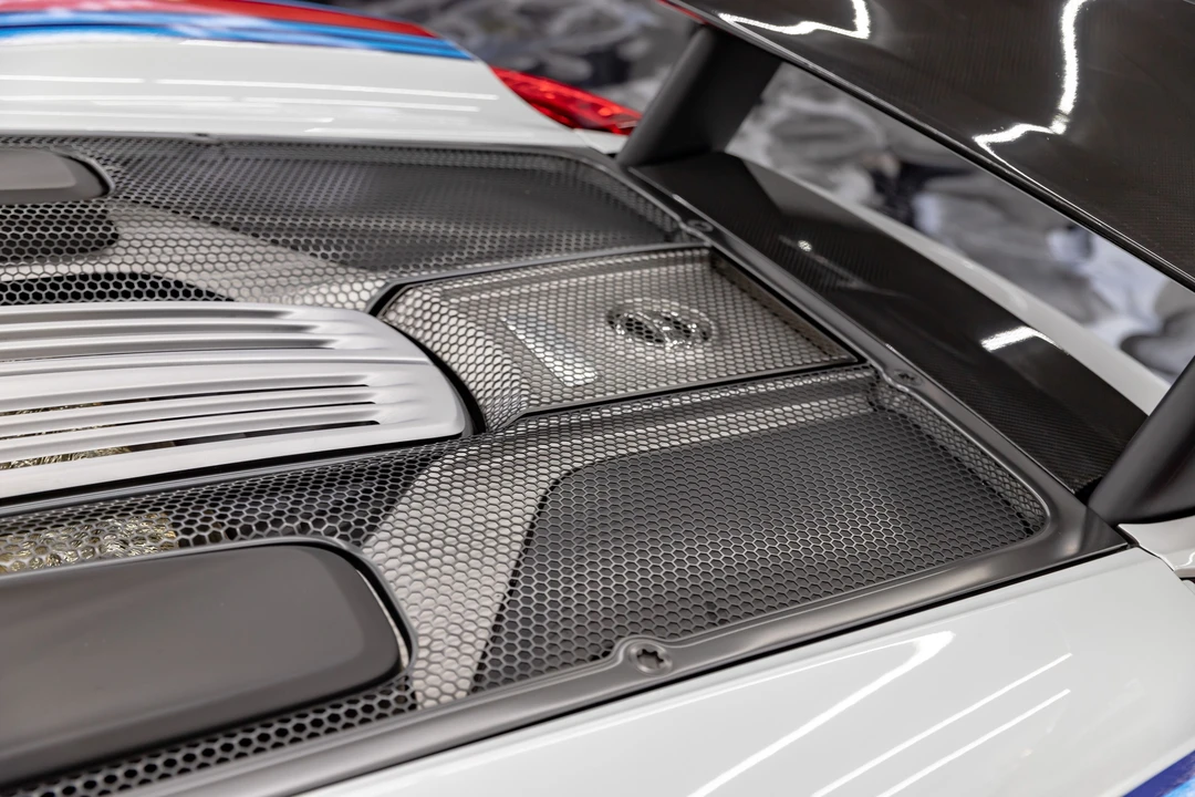 2015 Porsche 918 Spyder - Image 26 of 31