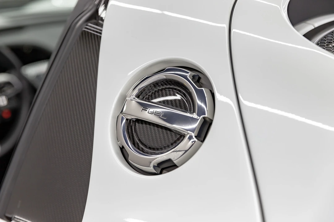 2015 Porsche 918 Spyder - Image 22 of 31