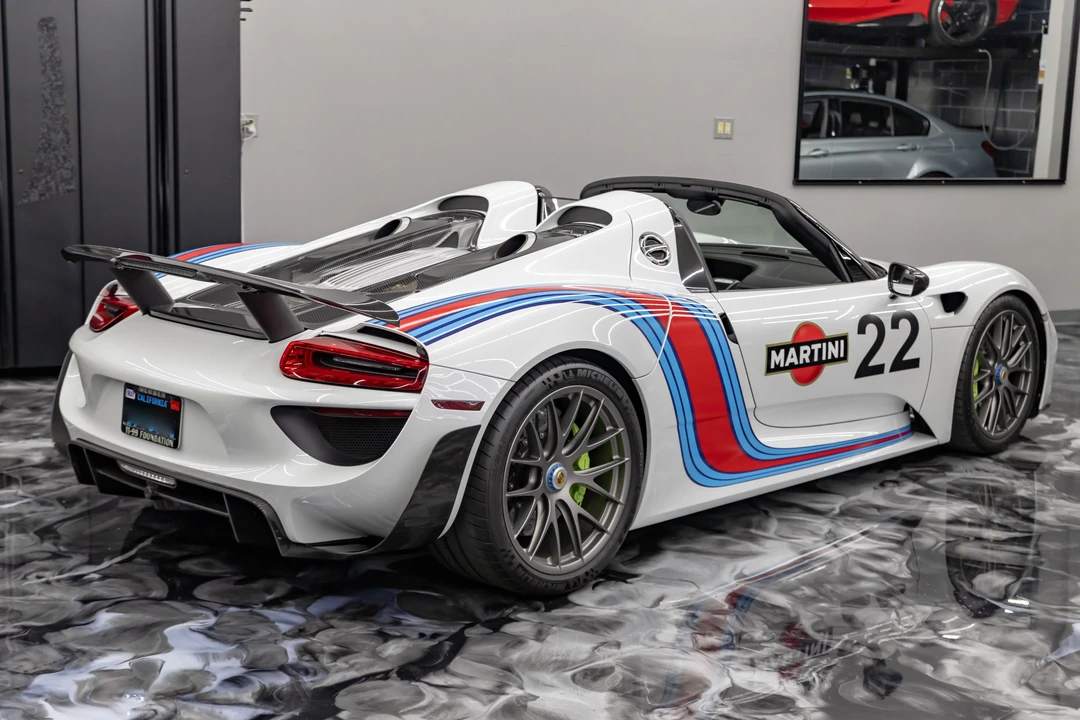 2015 Porsche 918 Spyder - Image 4 of 31