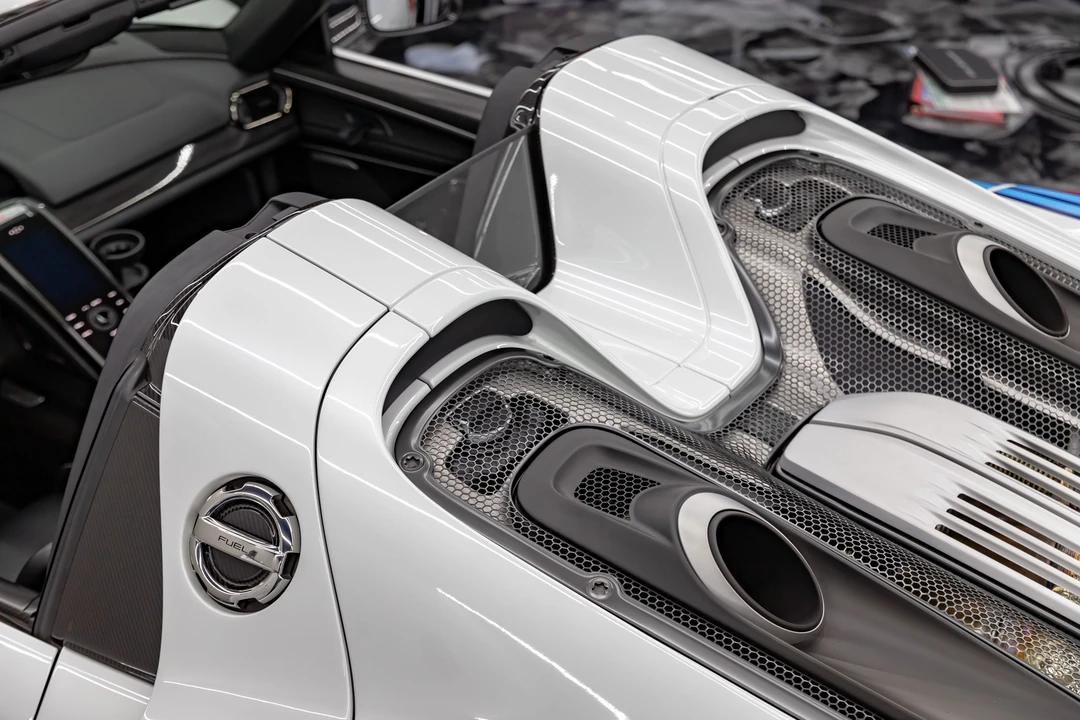 2015 Porsche 918 Spyder - Image 19 of 31