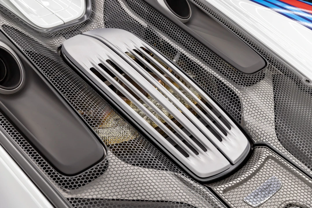 2015 Porsche 918 Spyder - Image 28 of 31