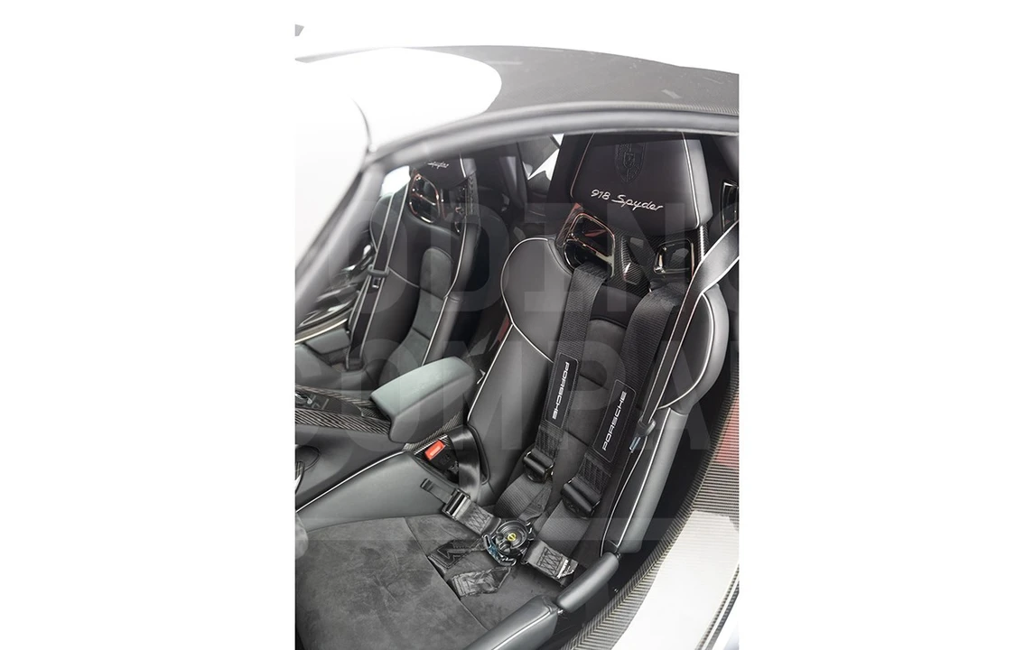 2015 Porsche 918 Spyder - Image 7 of 17