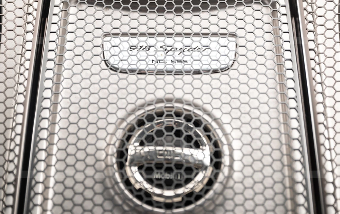 2015 Porsche 918 Spyder - Image 17 of 17