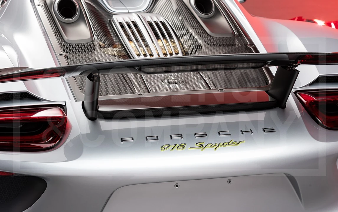 2015 Porsche 918 Spyder - Image 14 of 17