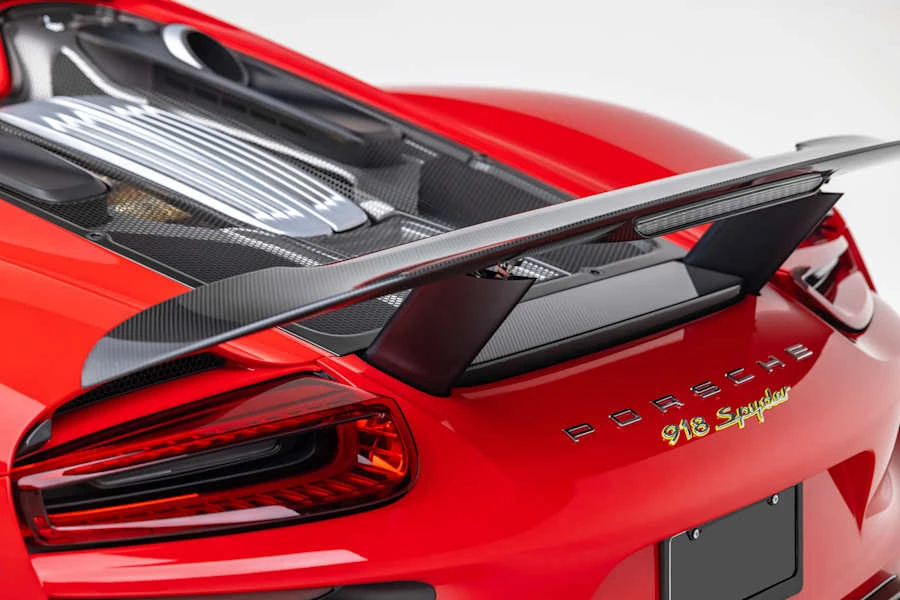 2015 Porsche 918 Spyder - Image 18 of 31